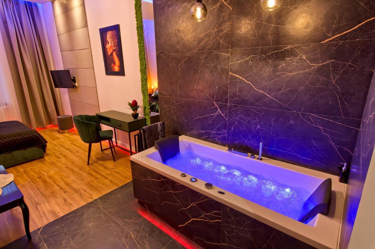 Apartament Czarny Z Jacuzzi Krakow Luaran gambar