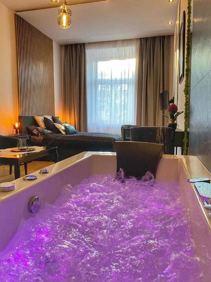 Apartament Czarny Z Jacuzzi Krakow Luaran gambar