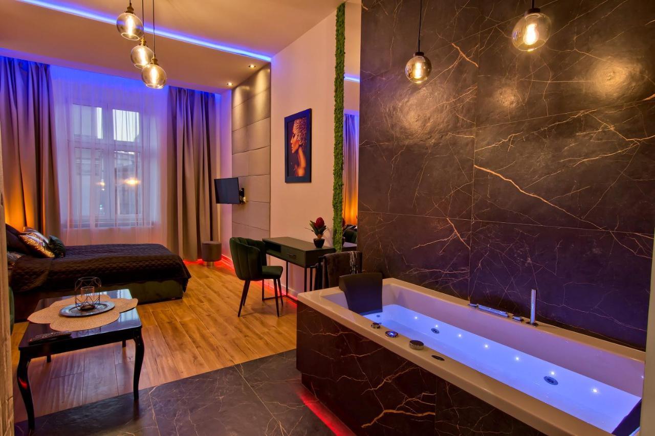 Apartament Czarny Z Jacuzzi Krakow Luaran gambar