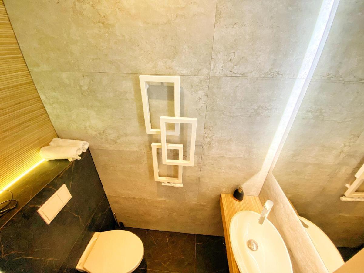 Apartament Czarny Z Jacuzzi Krakow Luaran gambar