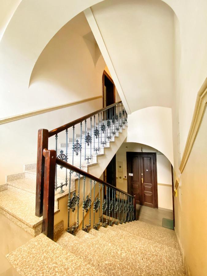 Apartament Czarny Z Jacuzzi Krakow Luaran gambar